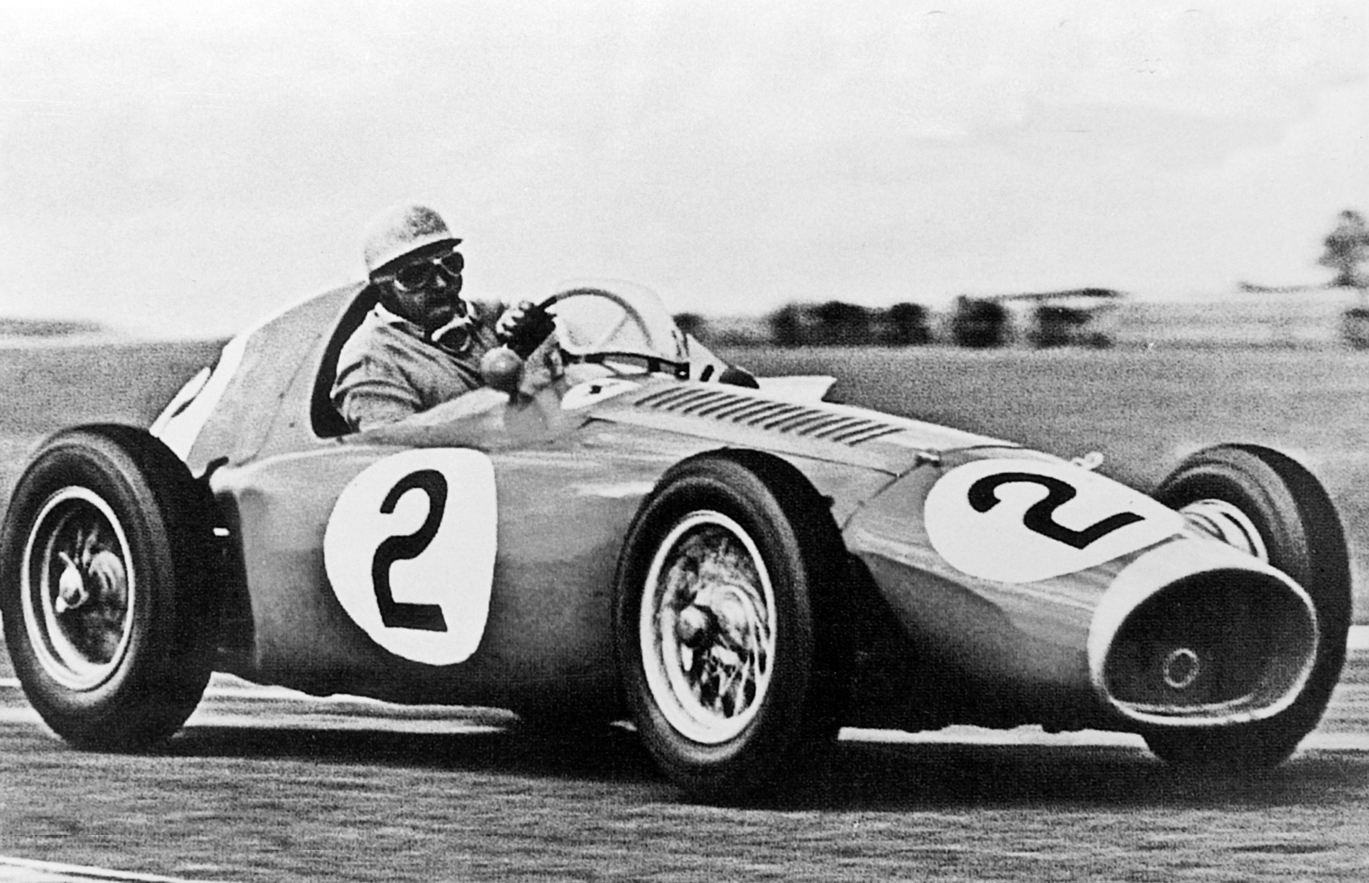 A bordo de la Ferrari en Silverstone 1954, el segundo de sus triunfos.