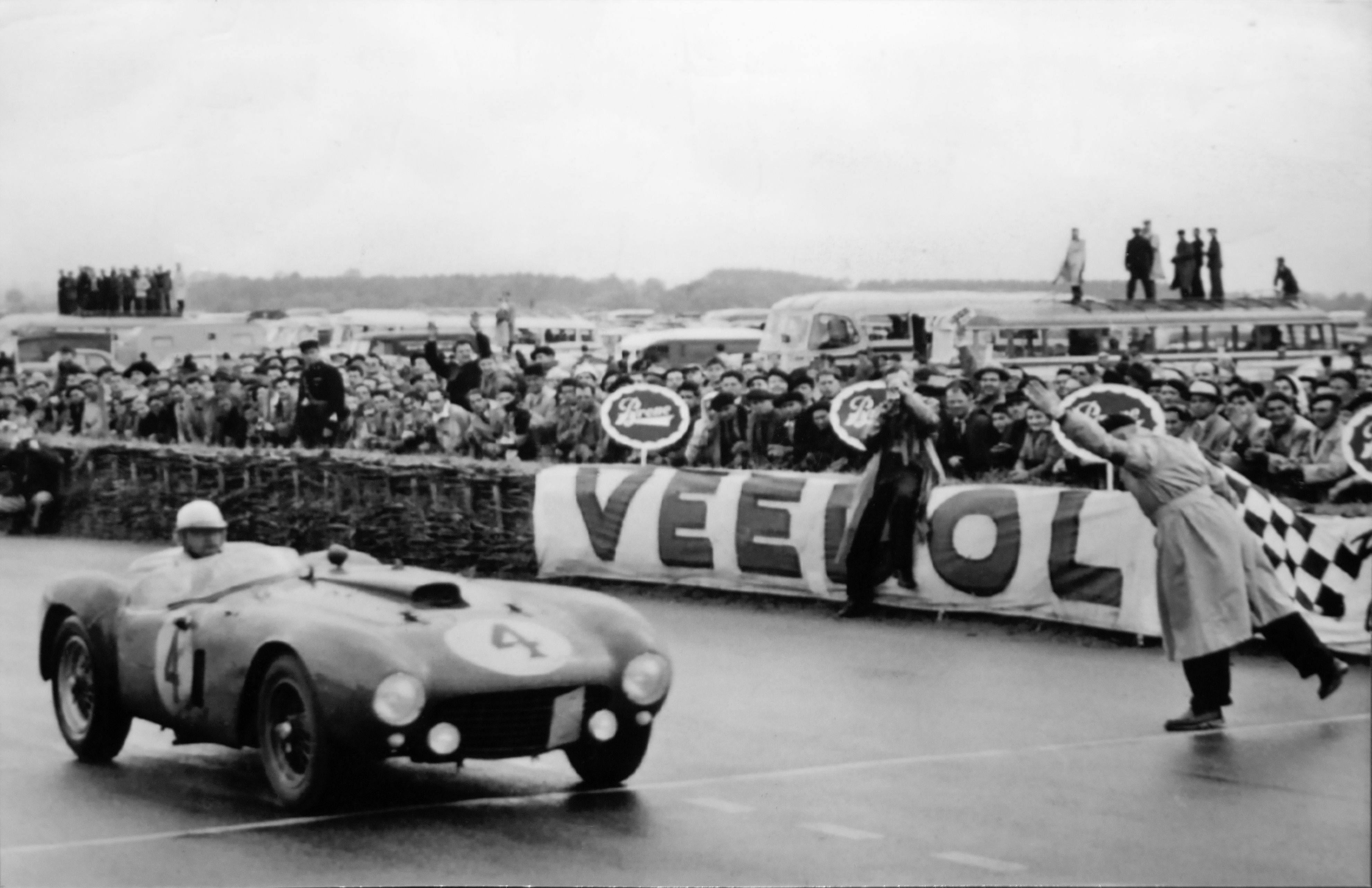 Cruzando la bandera a cuadros en Le Mans, otro logro inolvidable para Froilán y el automovilismo argentino